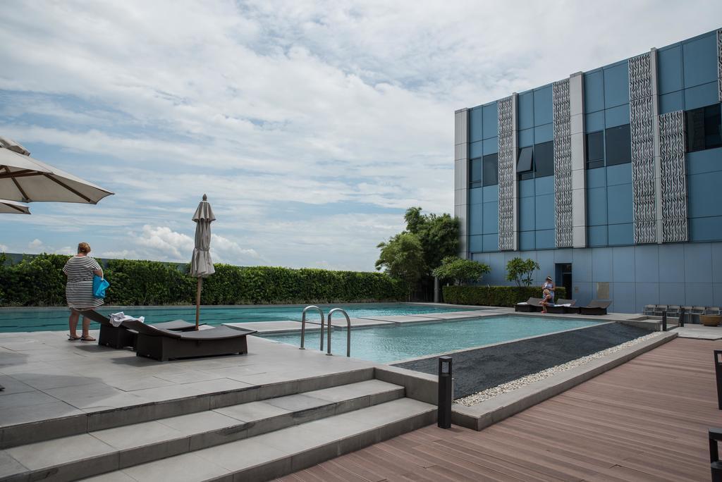 Titan Condo At Entrata Alabang モンテンルパ エクステリア 写真